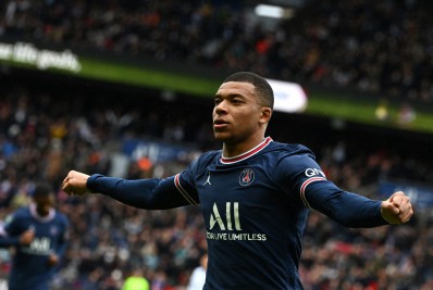 Mãe de Mbappé teria exigido bônus de R$ 844 milhões para atacante assinar com o Real Madrid