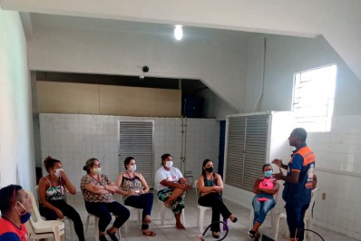 Funcionários do CRAS Juscelino participam de treinamento prático da Defesa Civil