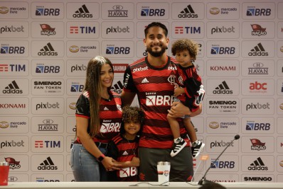 Pablo é apresentado no Flamengo e rasga elogios ao clube: 'É um time europeu no Brasil'