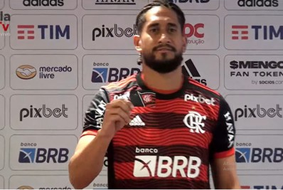 Pablo é apresentado no Flamengo e rasga elogios ao clube: 'É um time europeu no Brasil'