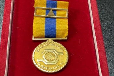 Defesa Civil de Maricá recebe medalha de honra ao mérito