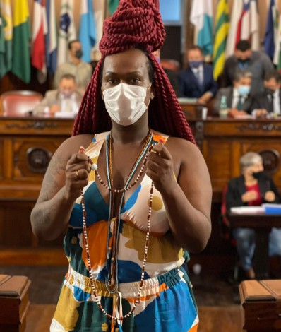 A vereadora de Niterói Benny Briolly (PSol) durante sessão na plenária em que foi interrompida por bolsonaristas - Divulgação