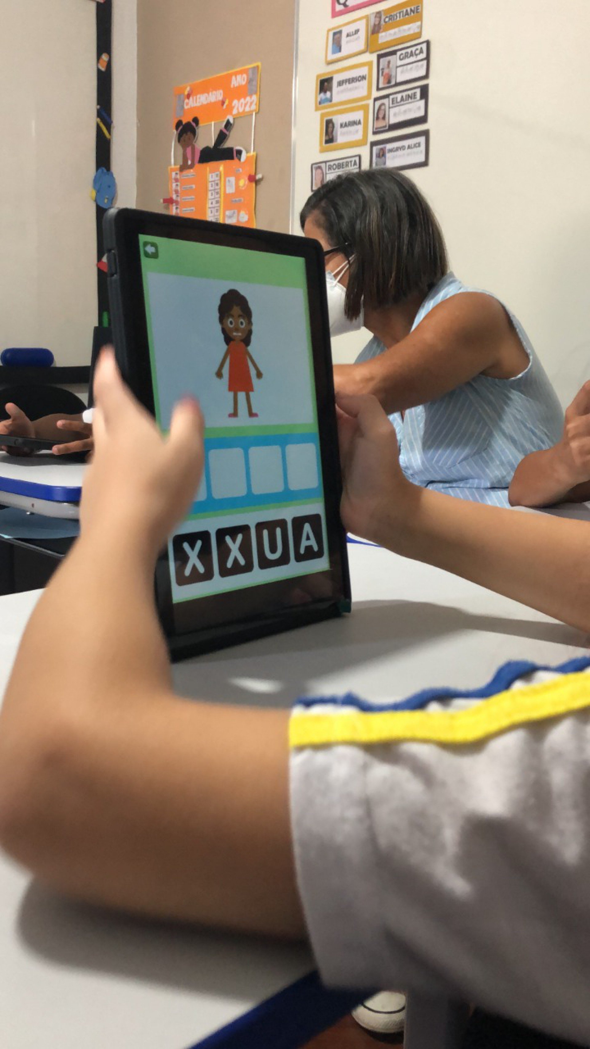 A utilização dos tablets está facilitando o aprendizado dos alunos da rede municipal de ensino - Foto: Divulgação