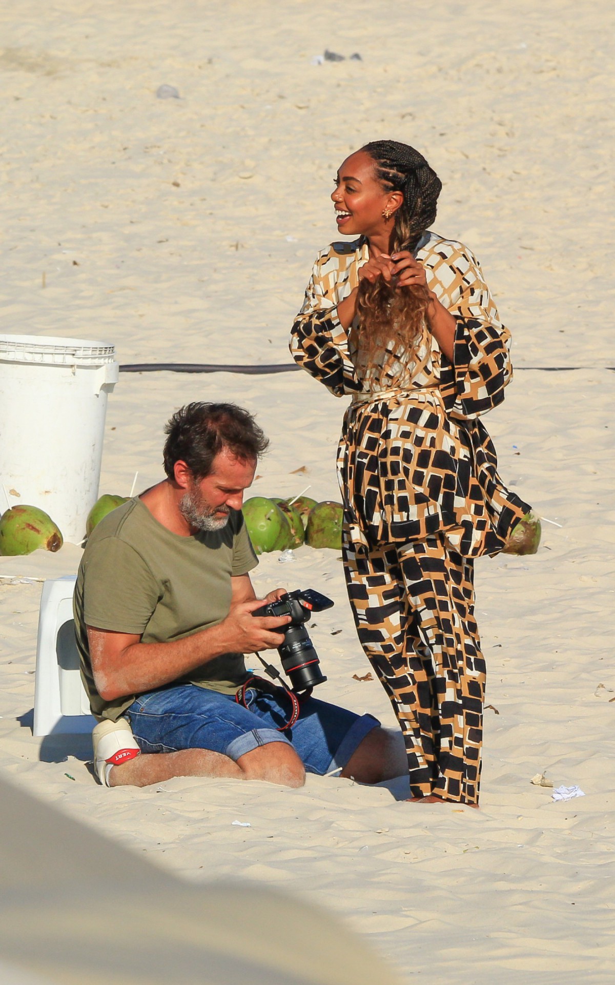 Dandara Mariana posa para ensaio de fotos na Barra da Tijuca