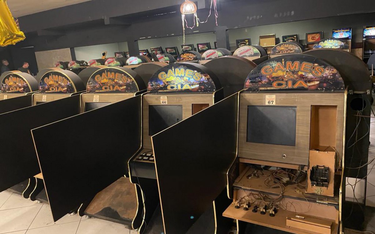 Pol&iacute;cia Militar fecha bingo clandestino na Zona Norte do Rio
