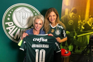 Ana Maria Braga acompanha jogo do Palmeiras no camarote de Leila Pereira
