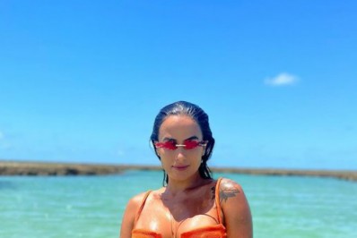 De biquíni, Carol Peixinho exibe as curvas e fãs reagem: 'Maravilhosa'