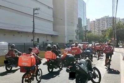 Entregadores de aplicativo fazem protesto em diversos pontos do Rio