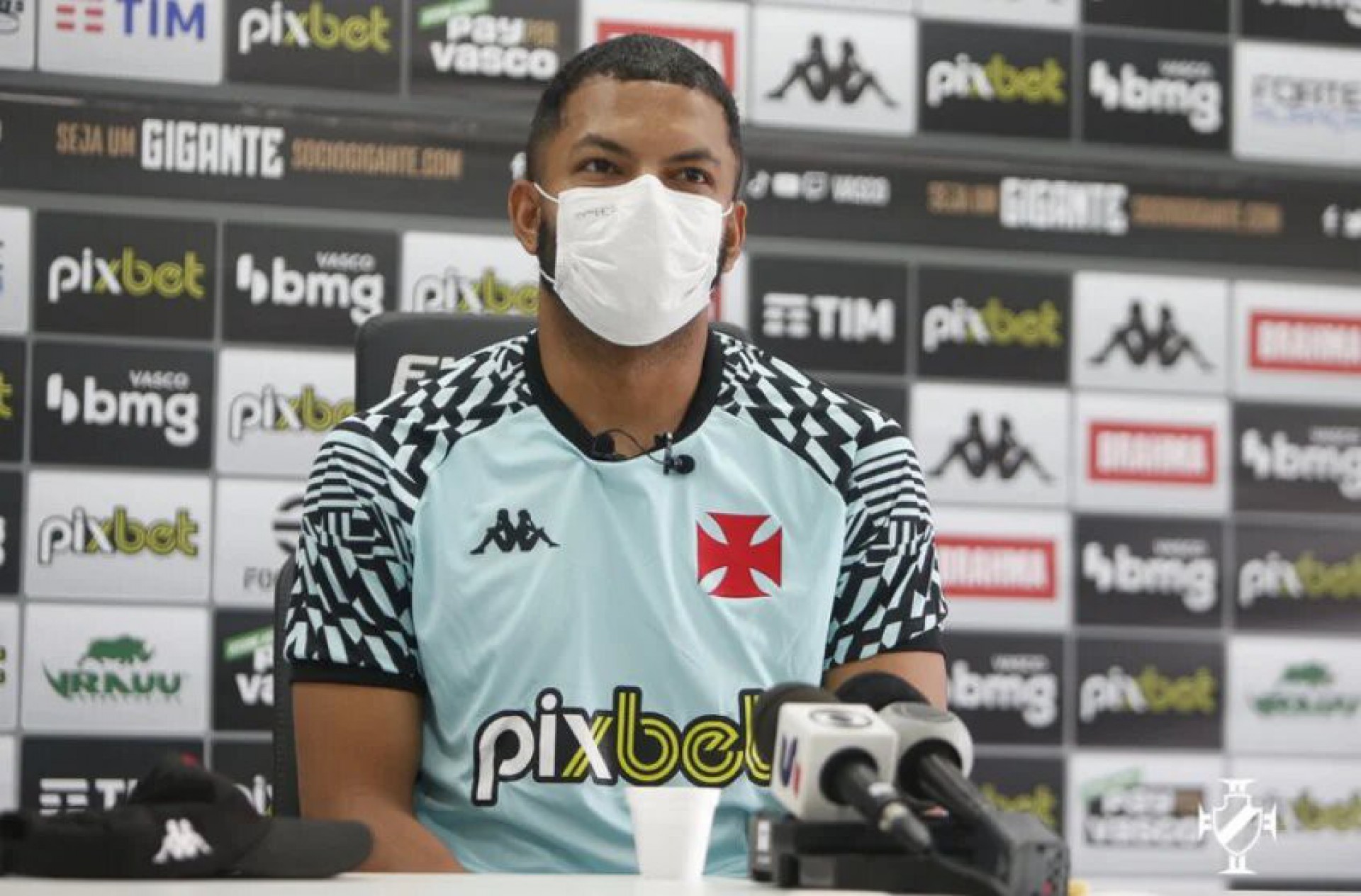 Goleiro Thiago Rodrigues concedeu entrevista coletiva nesta sexta-feira - Foto: Rafael Ribeiro/Vasco
