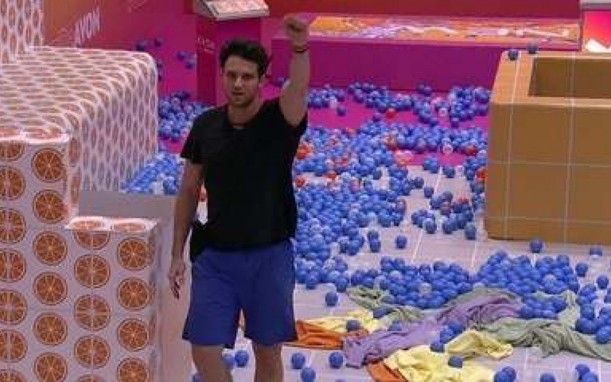 Lucas - Reprodução de vídeo