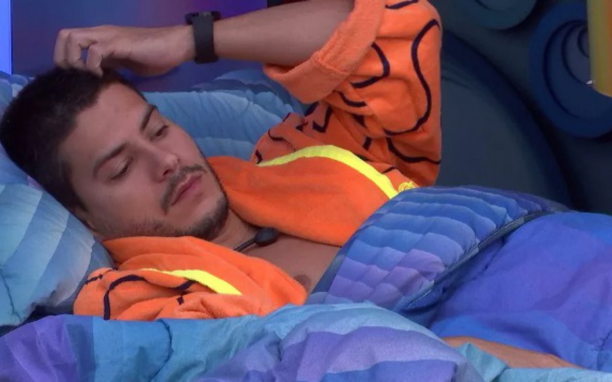 Arthur Aguiar - Reprodução de vídeo