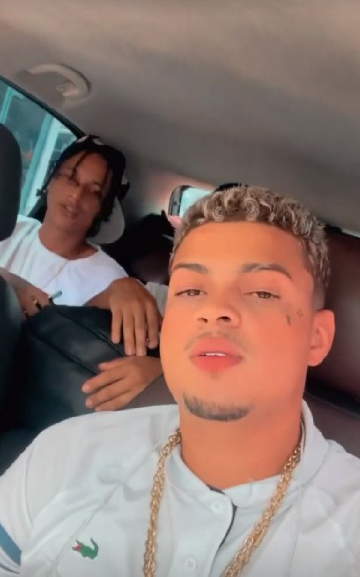 Rapper MC Bielzin fez v&iacute;deo com cr&iacute;ticas a companhia a&eacute;rea ap&oacute;s desembarque for&ccedil;ado