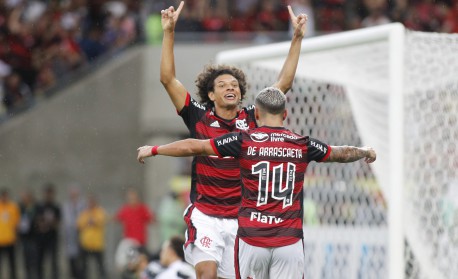 Campeão mundial pelo Flamengo minimiza classificação sobre o Vasco