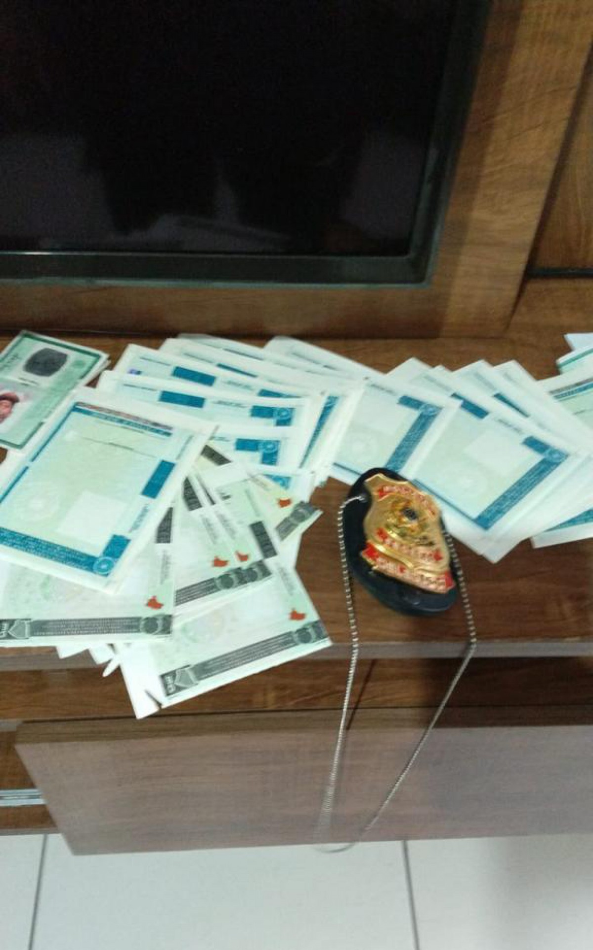 Cerca de 60 policiais atuam no Rio, Angra dos Reis, Barueri e Carapicu&iacute;ba