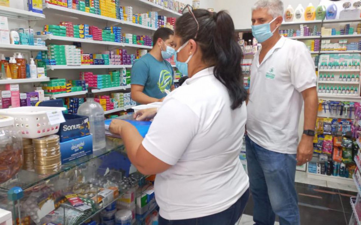 Vigil&acirc;ncia Sanit&aacute;ria fiscaliza farm&aacute;cias em Saquarema