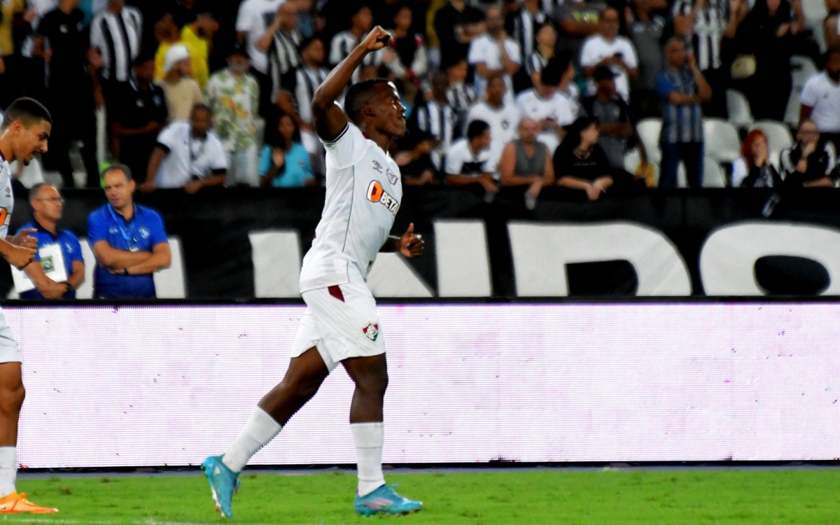 Partida entre Fluminense x Botafogo pela semifinal do Campeonato carioca realizada no est&aacute;dio do Engenh&atilde;o nesta segunda-feira (21).