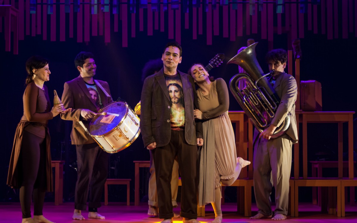 Laila Garin, ClÃ¡udia Ventura e Claudio Gabriel em cena no musical 'A Hora da Estrela ou O Canto de MacabÃ©a' - DivulgaÃ§Ã£o/Ariel Cavotti