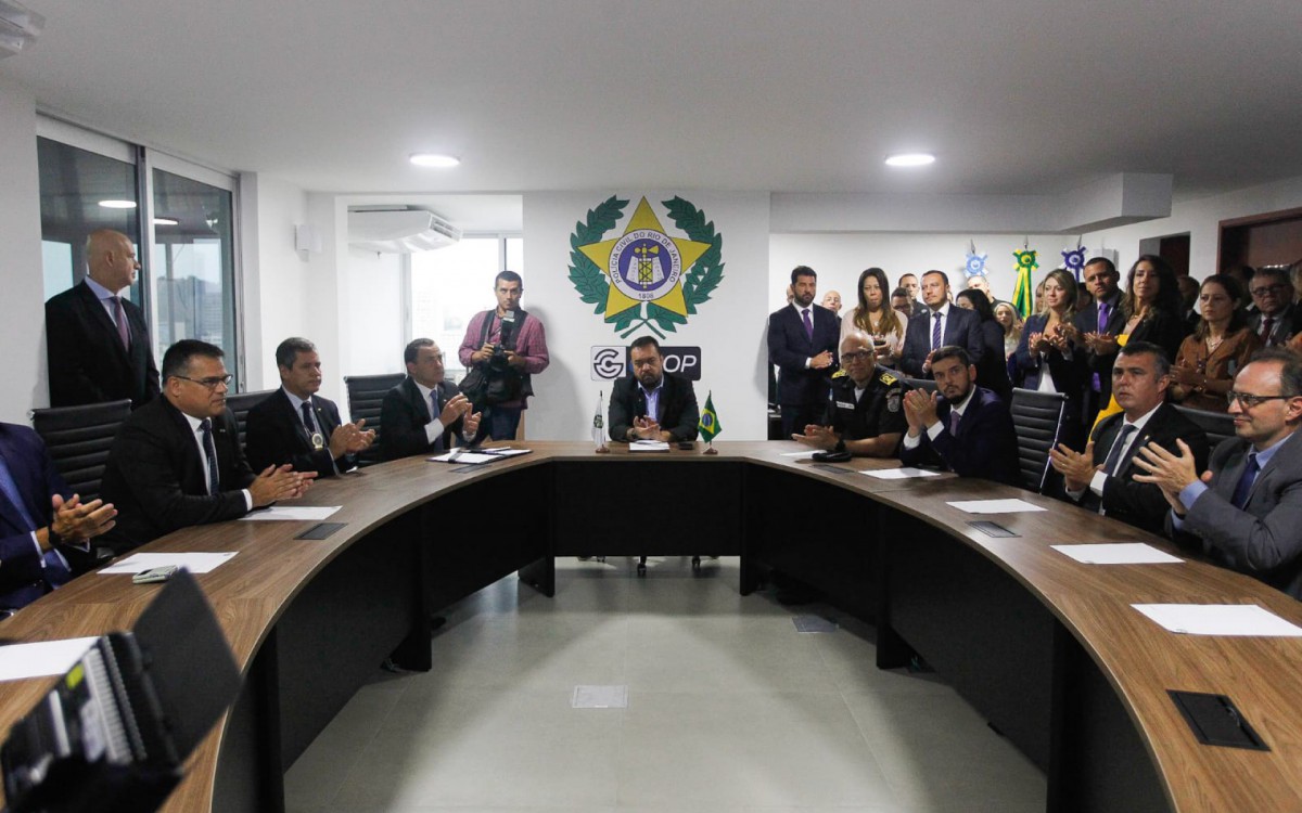 Para a cria&ccedil;&atilde;o do gabinete, foram investidos cerca de R$ 10 milh&otilde;es