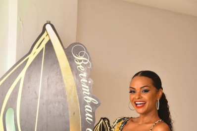 Premiada!!!Baiana,  Musa da Porto da Pedra, Anny Alves recebe homenagem na Bahia