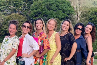 Angélica promove reencontro com ex-angelicats; veja fotos