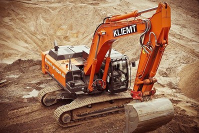 Sine abre vagas para balconista e operador de máquinas pesadas