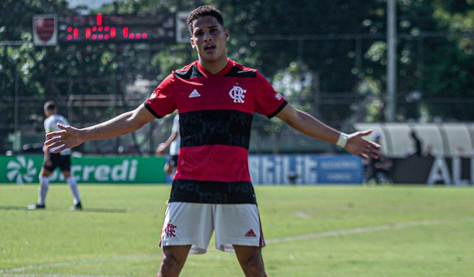 Thiaguinho atuando pelo Flamengo - Paula Reis/C.R. Flamengo