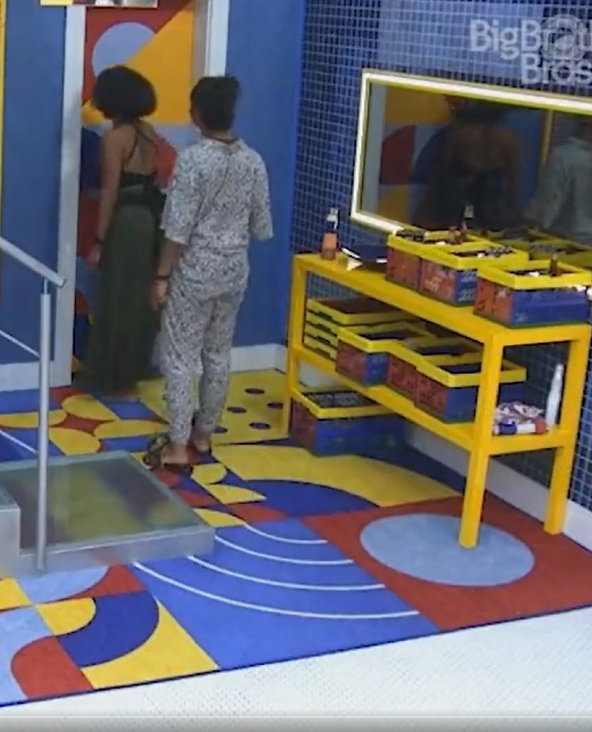 Jessilane e Linn da Quebrada flagram sexo entre Eliezer e Natália  - reprodução da TV Globo