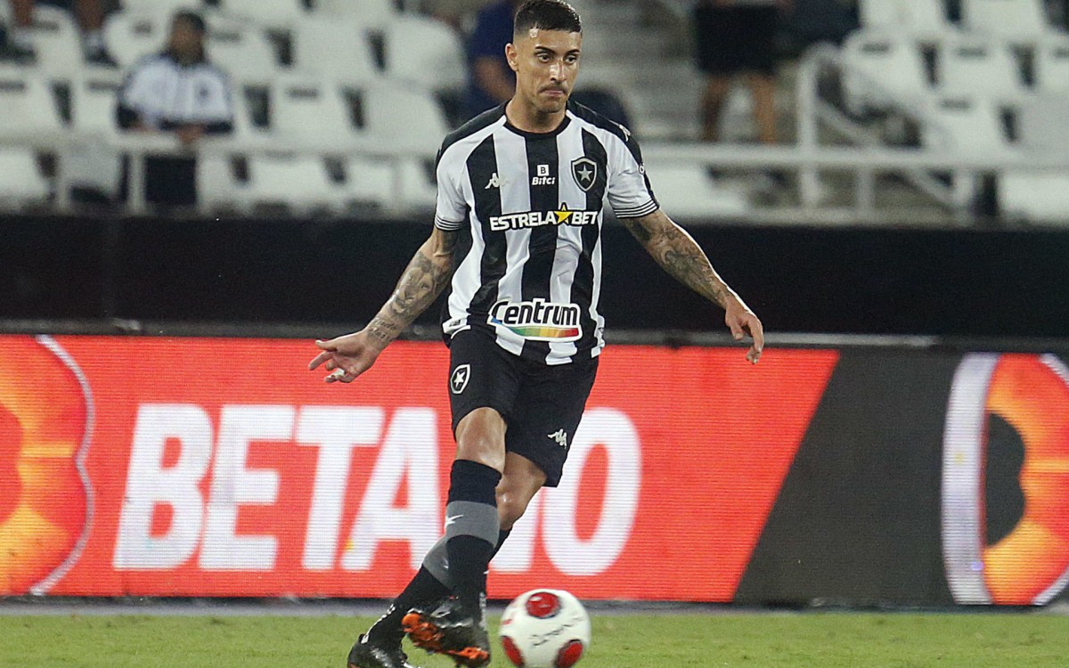 Philipe Sampaio estreou pelo Botafogo na derrota por 1 a 0 para o Fluminense - Vitor Silva/Botafogo