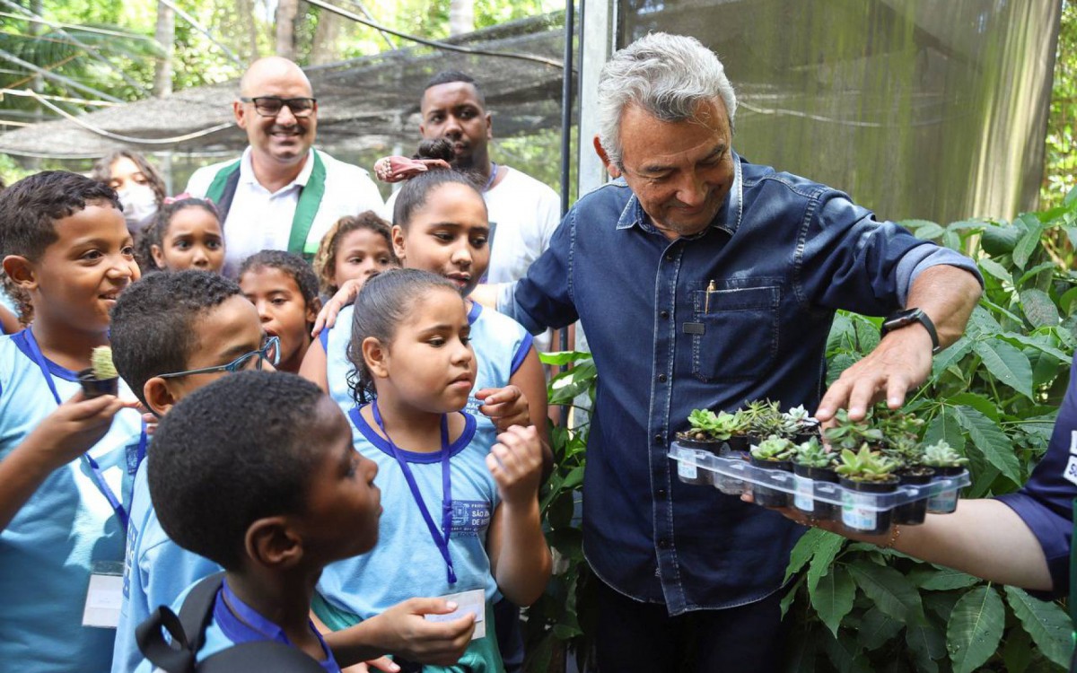 O prefeito de S&atilde;o Jo&atilde;o de Meriti, Dr. Jo&atilde;o 