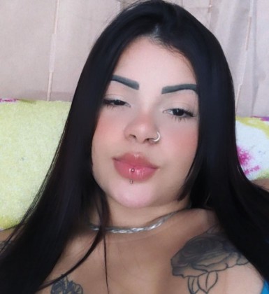 Bruna do Nascimento Marques Maciel, de 21 anos, foi assassinada a tiros na madrugada desta segunda-feira  - Reprodução