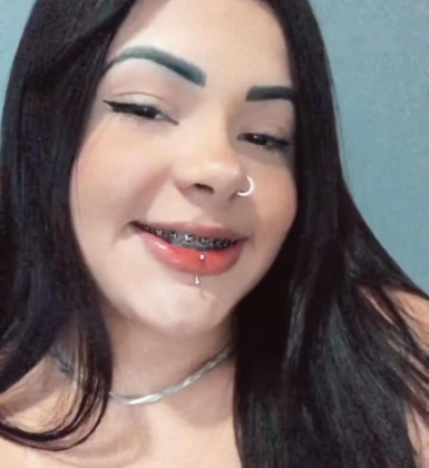 Bruna do Nascimento Marques Maciel, de 21 anos, foi assassinada a tiros na madrugada desta segunda-feira  - Reprodução 