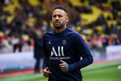 Jornal afirma que Neymar teria suposto vício