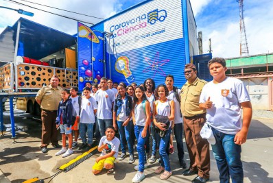 Caravana da Ciência recebe a visita de 600 alunos da rede municipal de Belford Roxo