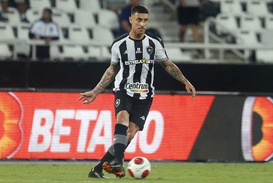 Philipe Sampaio avalia início de temporada do Botafogo: 'Mais maduros'
