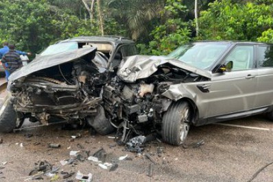 Goleiro de gigante europeu sofre acidente e fica com carro totalmente destruído