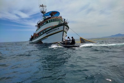 Marinha do Brasil  e  Guarda Ambiental iniciam fiscalização a traineiras em Saquarema