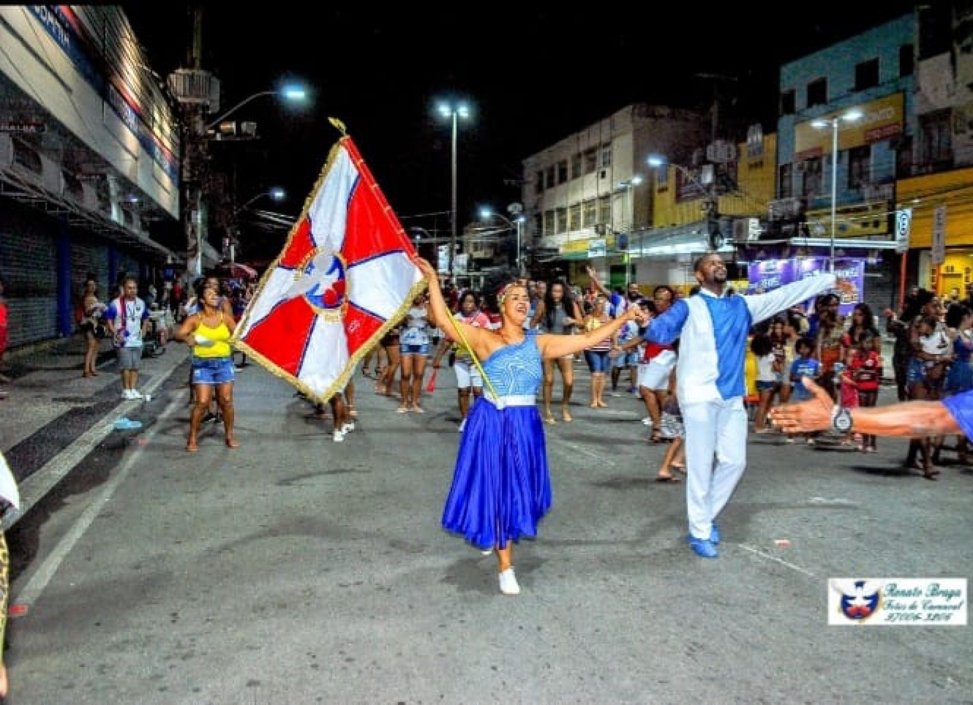 A primeira porta-bandeira Ja&ccedil;an&atilde; Ribeiro, o primeiro mestre-sala Douglas Valle, estar&atilde;o presentes - Divulga&ccedil;&atilde;o