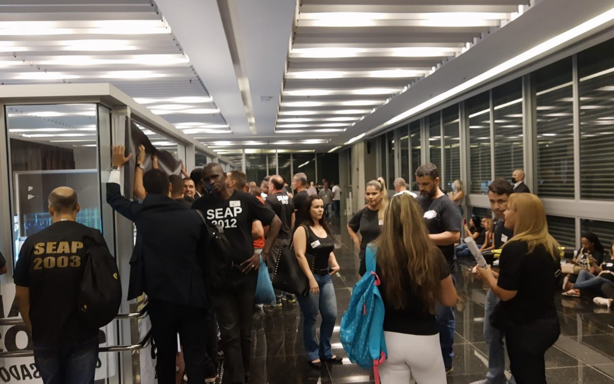 Concurseiros lotam galerias da Alerj nesta quarta-feira (23)