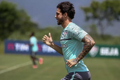 Ex-meia do Fluminense tem conversa encaminhada com time da Libertadores