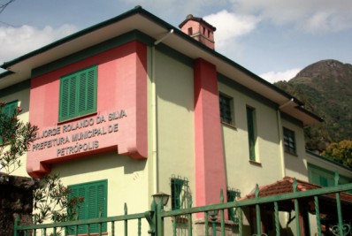 Ministério Público exige retorno das aulas presenciais em Petrópolis