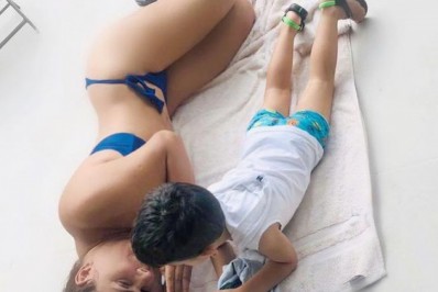 Mara Maravilha posa com o filho e ganha elogios dos internautas