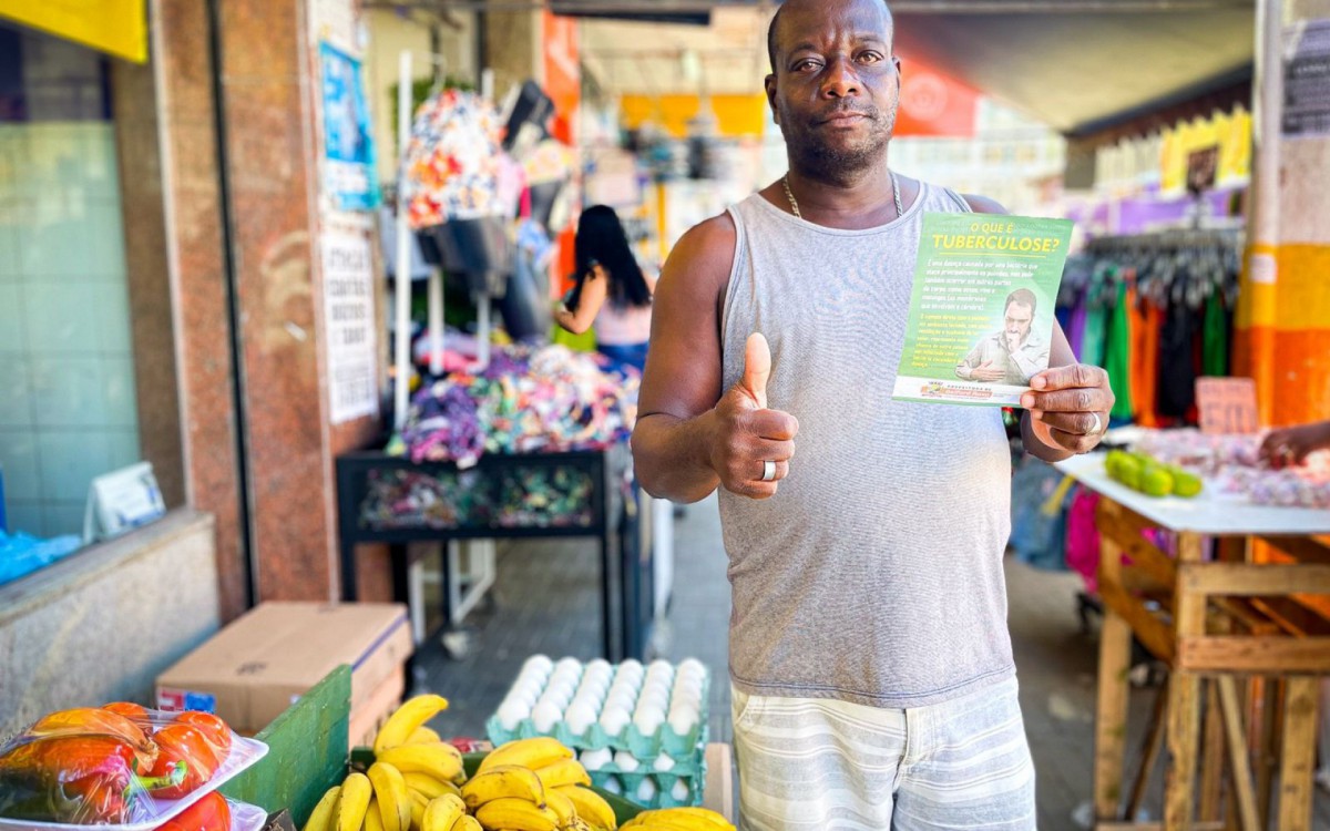 O feirante Rog&eacute;rio de Assis destacou a import&acirc;ncia da campanha de conscientiza&ccedil;&atilde;o contra a tuberculose
