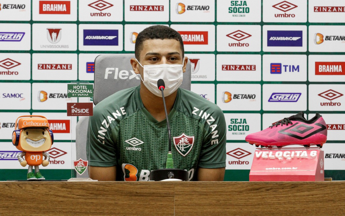 André em coletiva de imprensa do Fluminense