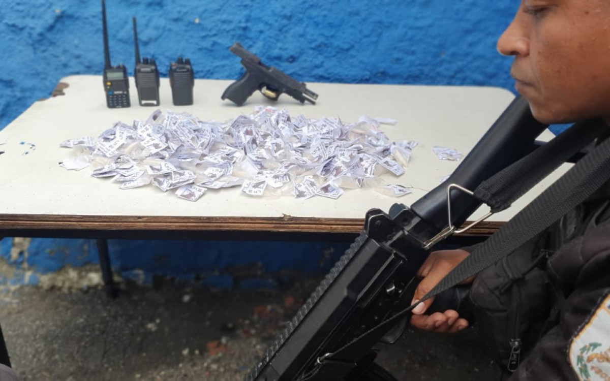 Pol&iacute;cia Militar prende 13 criminosos em menos de 24 horas em Duque de Caxias