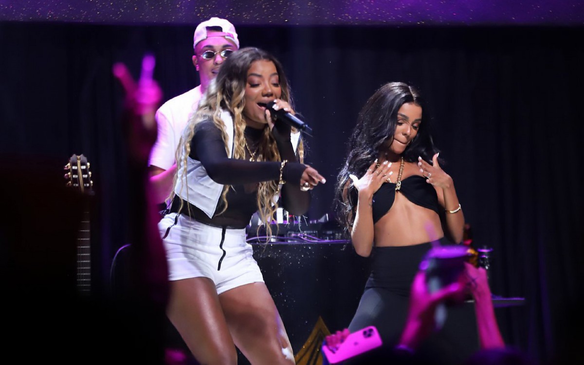 Brunna Gon&ccedil;alves faz participa&ccedil;&atilde;o no show de Ludmilla na Barra da Tijuca, na Zona Oeste do Rio