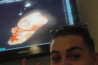 Biel mostra rosto da filha em ultrassom: 'Primeira selfie'