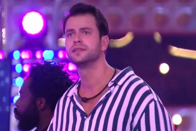Gustavo reclama de falta de bebida em festa e critica a produção do 'BBB 22'