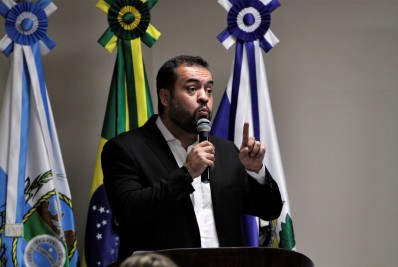 Cláudio Castro será homenageado por ex-colega que agora está no PDT