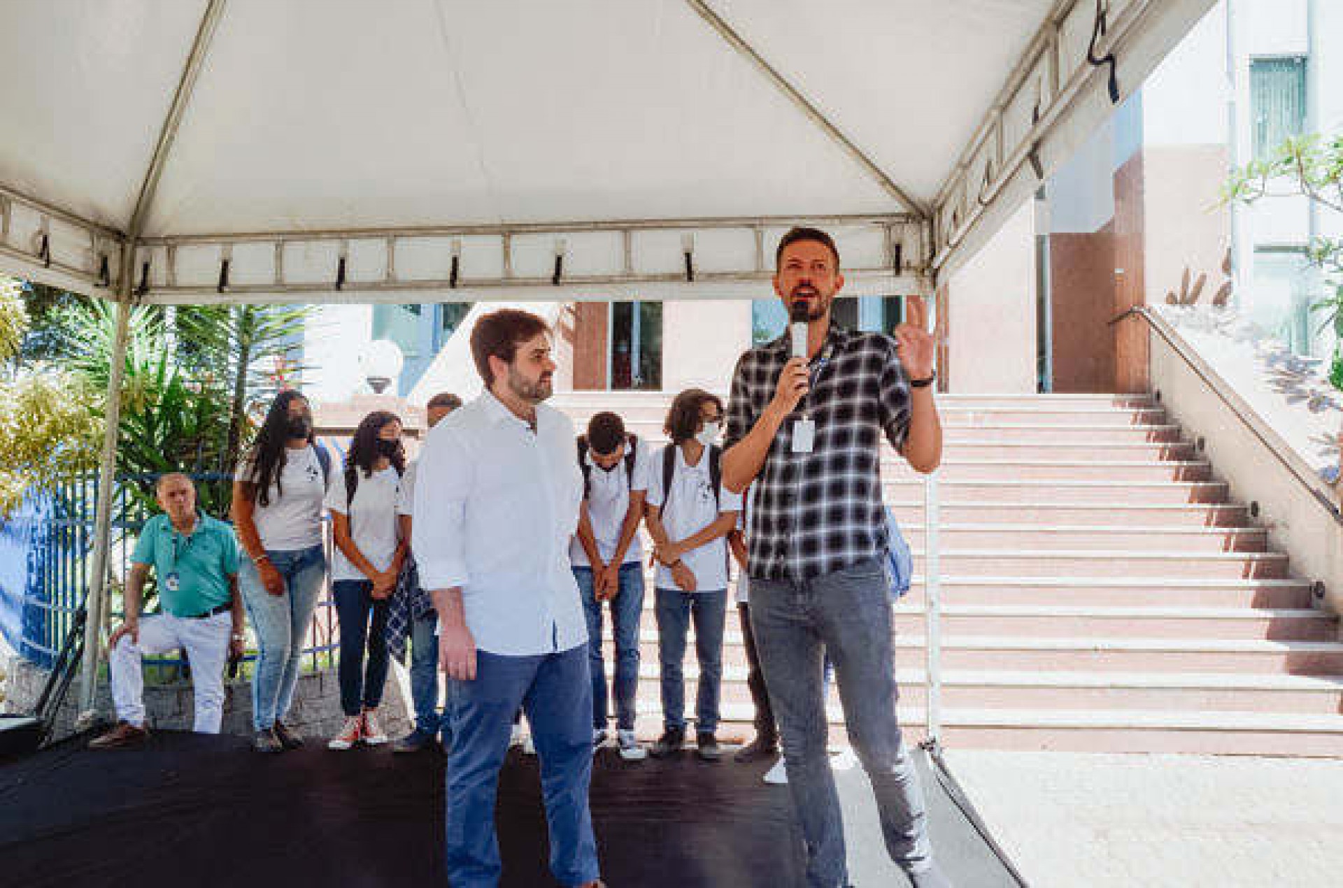  De acordo com o secretário Municipal de Comunicação e Eventos, Bruno Lourenço, o login será feito através de um check-in na página da Prefeitura de Magé no Facebook. - Divulgação/Phelipe Santos.