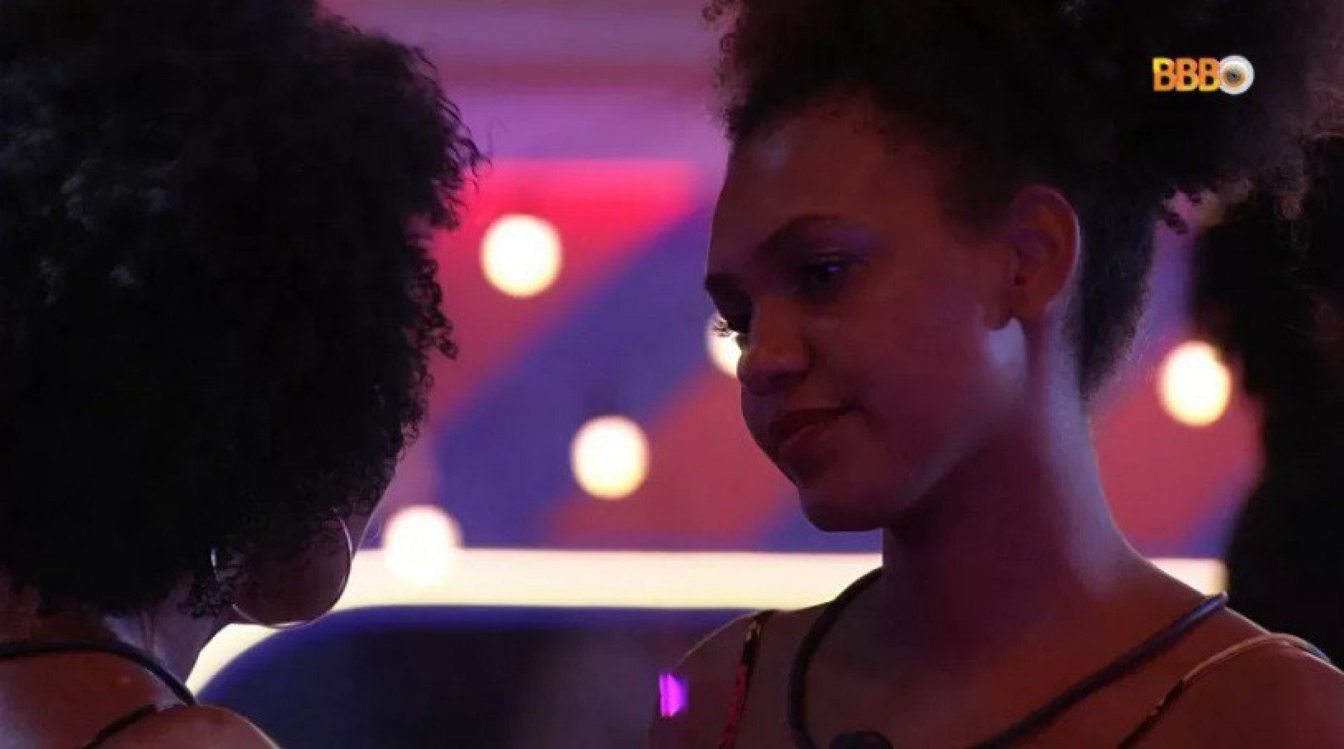 Natália e Jessilane discutem por coreografia de dança na festa do líder - Reprodução